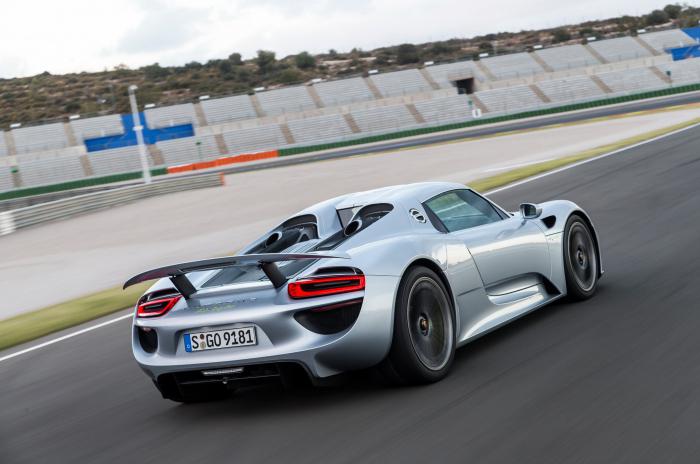 Кратак преглед Порсцхе 918 Спидер