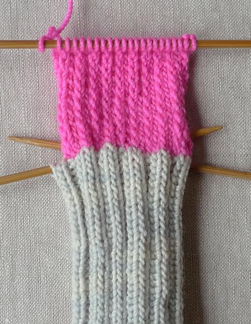 како започети плетене чарапе са плетивим иглама