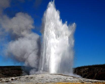 Иелловстоне вулкан привлачи туристе из цијелог свијета